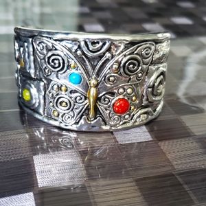 NWOT Beautiful cuff bracelet
